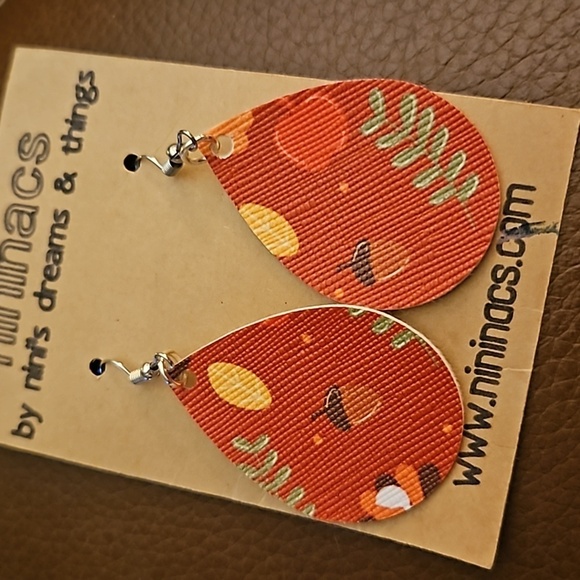 5/$25 HANDMADE Red Autumn Fall Teardrop Dangle Hook Earrings - Picture 2 of 3